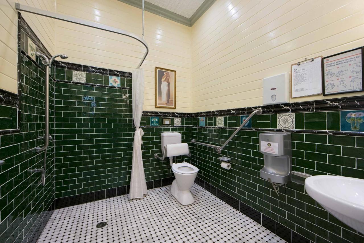 The Old Bank Gladstone Licensed Restaurant & Boutique Accommodation Hat Head Екстер'єр фото